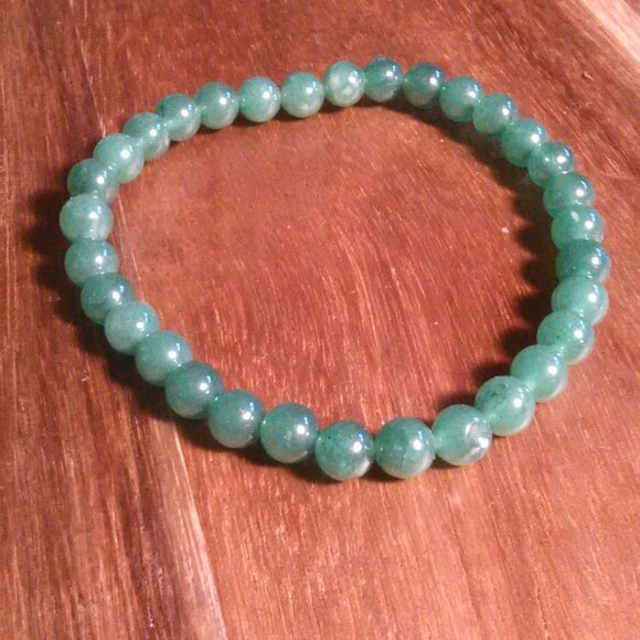 Green Aventurine Stretch Bracelet - Picture 3 of 7